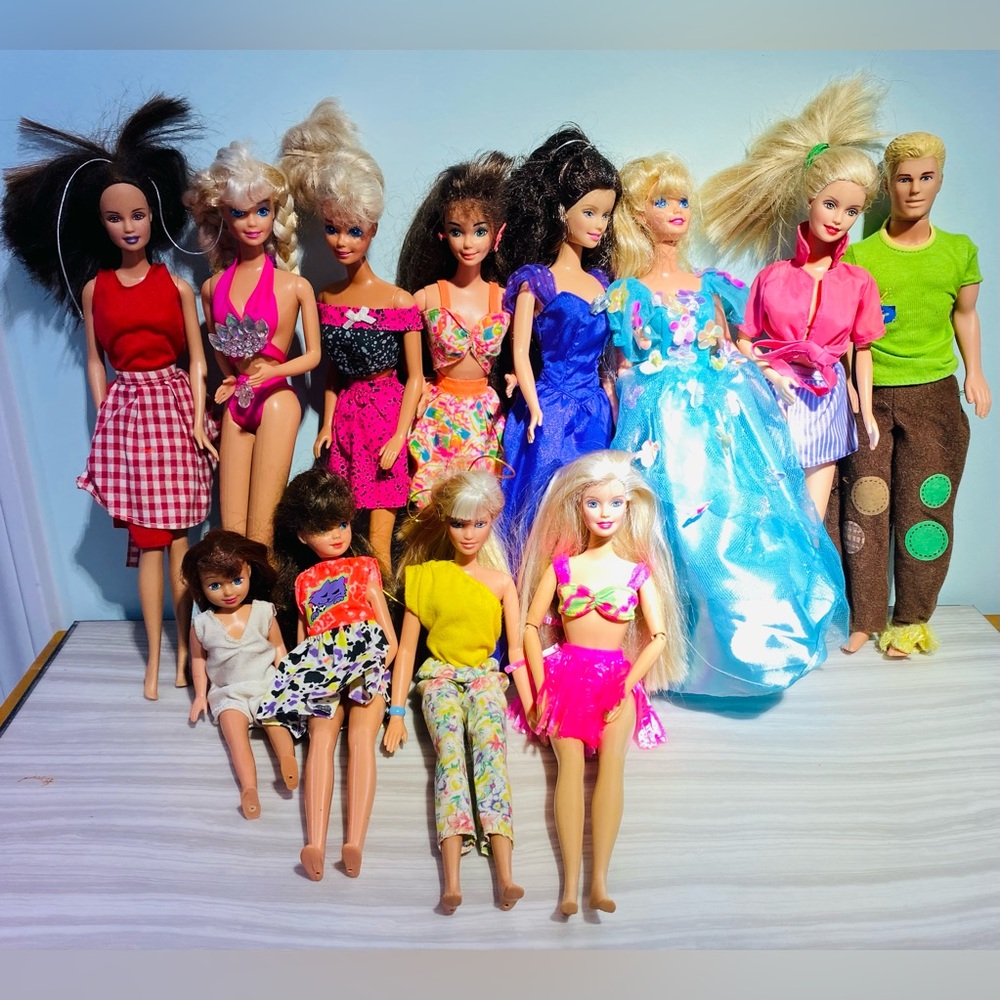 Vintage Mattel Barbie & Clothes Bundle Lot - Picture 1 of 10